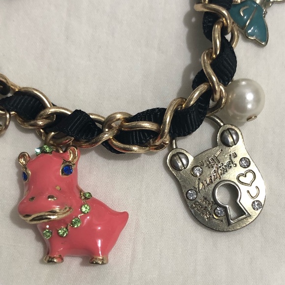 NWT Vintage Betsey Johnson Baby Hippo Pink Enamel & Rhinestones Bracelet - Picture 5 of 11